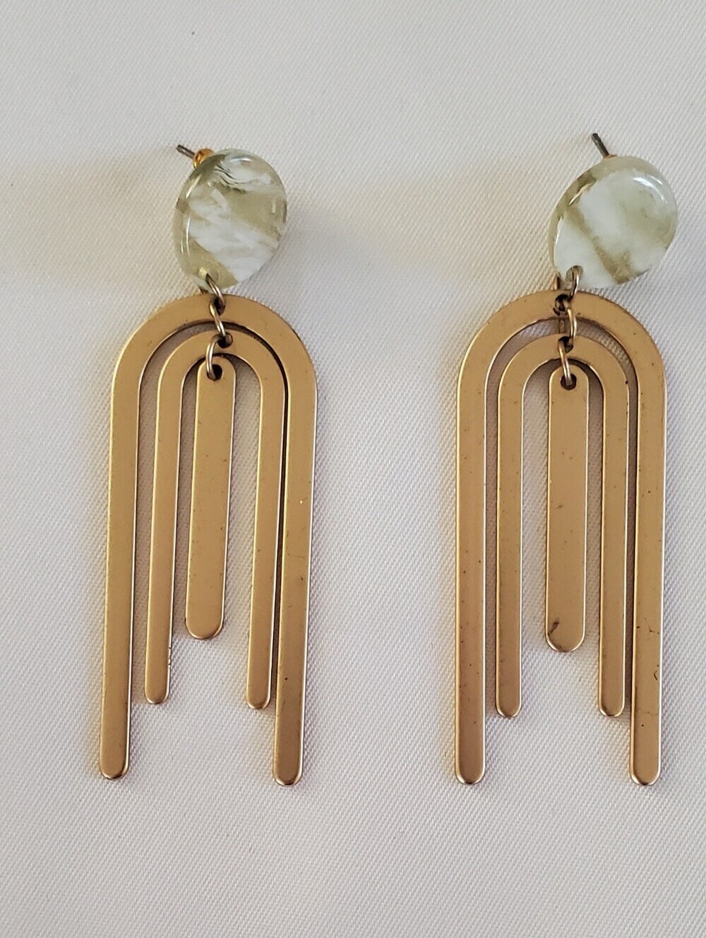 Gold Tone Geometric Arch Fringe Dangle Earrings Marble Resin Stud Post OS NWOT